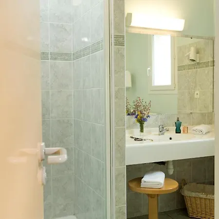 Logis Restaurant Le Provence Hotel 3*