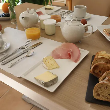 Logis Restaurant Le Provence Hotel Lanarce