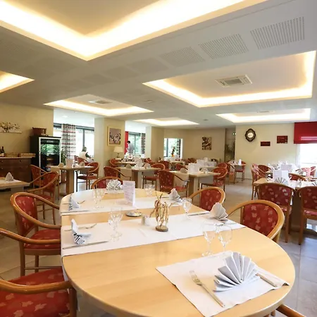 Hotel Logis Restaurant Le Provence Lanarce