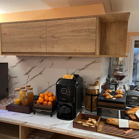 Hotel Logis Restaurant Le Provence Lanarce