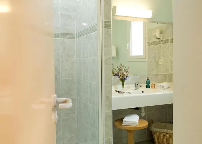 Logis Restaurant Le Provence Hotel 3*